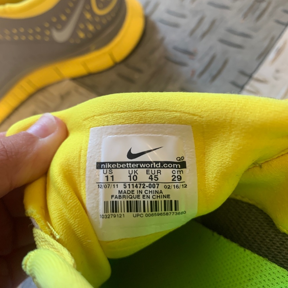 mike sneakers - Picture 4 of 4